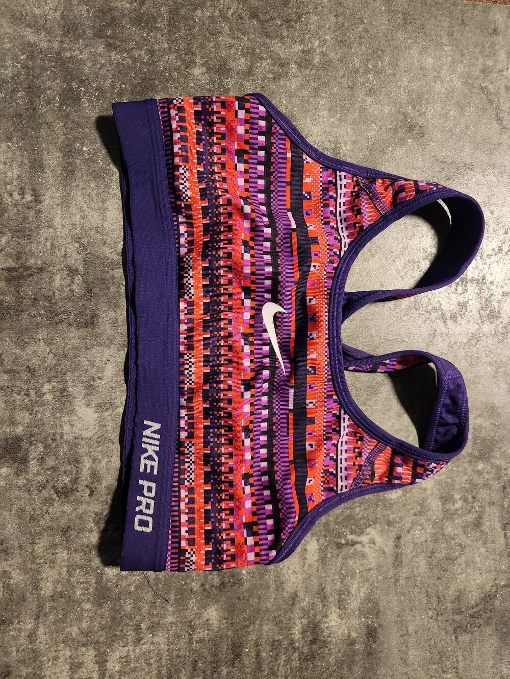 Nike pro sports bra